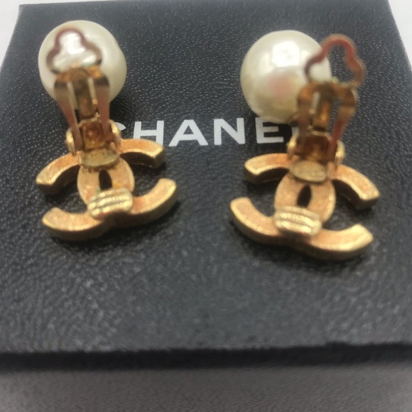 Chanel Pearl Rhinestone Drop Dangle Earrings CC - Picture 11 of 16